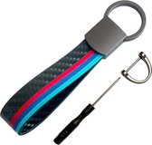 Carbon Look Auto Sleutelhanger - Auto kleuren - universeel/alle automerken - Keychain Sleutel Hanger Cadeau - Auto Accessoires