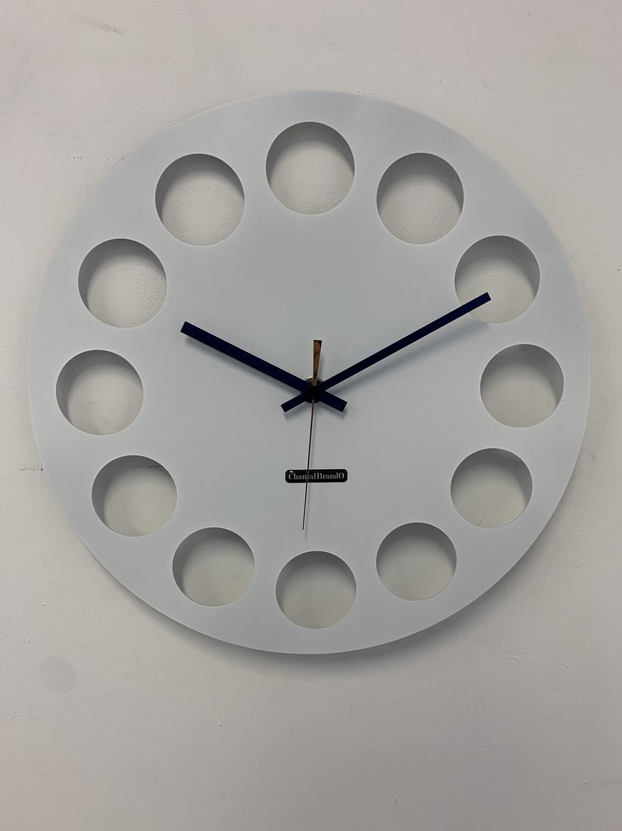Wandklok CHANTALBRANDO -- WHITE TORNADO 40 -- MODERN DESIGN -- wit