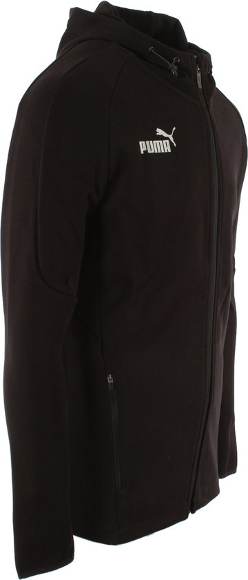 Zwarte Puma hoodie met witte opdruk op de borst en rits aan de voorkant.