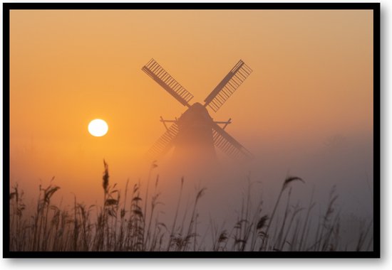 Dageraad bij de Kardinge Molen - Fotoposter 60x40 met Lijst