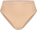 Nude slip van Ten Cate met hoge taille en hoge beenuitsnijding. Elastische band met subtiele textuur.