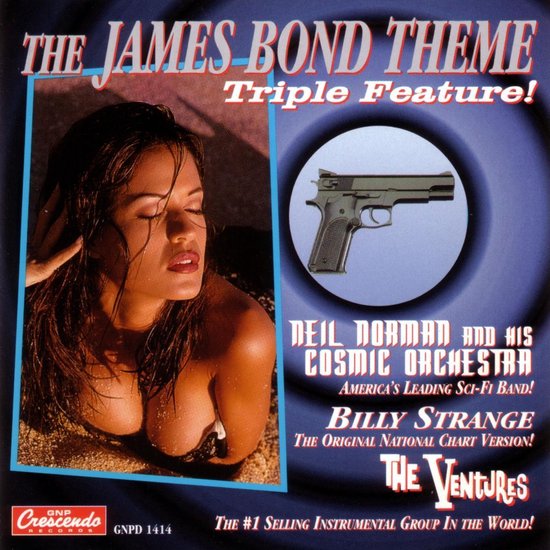 Cover van "The James Bond Theme Triple Feature" met op de voorgrond een vrouw op het strand en rechts een pistool. Tekst: "THE JAMES BOND THEME Triple Feature!"
