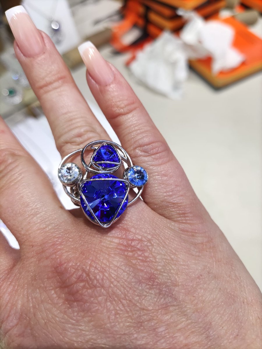 VERONICA - Verstelbaar Ring Handgemaakt - Italiaans design met SWAROVSKI ELEMENTS™ - Juweel gemaakt van gerhodineerd materiaal.