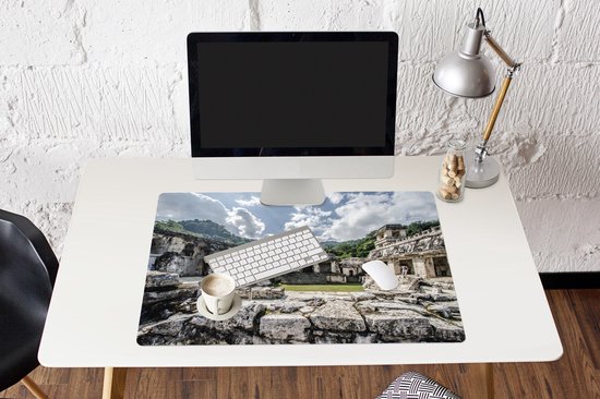 Muismat XXL 90x60 cm - Bureau onderlegger - Bureau mat Tussen de Maya-ruïnes in Palenque Mexico - Bureaumat - Gaming mousepad xl - Bureaulegger groot - Computer deskmat