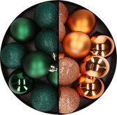24x stuks kunststof kerstballen mix van donkergroen en koper 6 cm - Kerstversiering