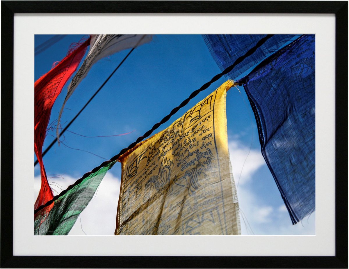 Deknudt Frames Poster in lijst - Nepal - kleurrijke vlaggen - 60x80 cm zwart