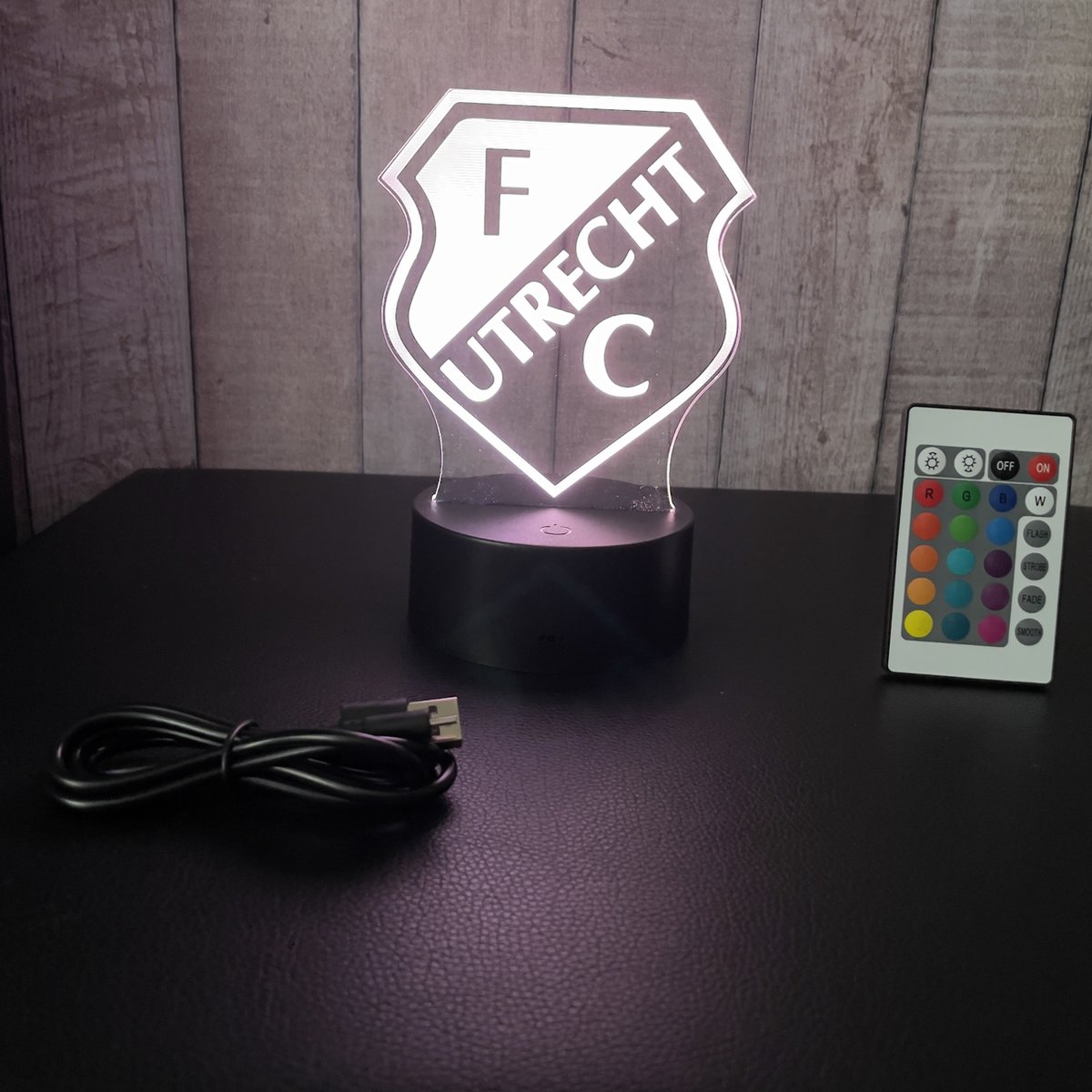Klarigo®️ Nachtlamp – 3D LED Lamp Illusie – 16 Kleuren – Bureaulamp – Fc Utrecht - Voetbal – Nachtlampje Kinderen – Creative lamp - Afstandsbediening