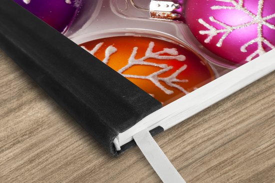 Carnet de notes - Cahier d'écriture - Une boîte avec des décorations de Noël - Carnet de notes - Format A5 - Bloc-notes - Cadeaux Sinterklaas - Distribution de cadeaux pour enfants - Cadeaux de chaussures - Petits cadeaux