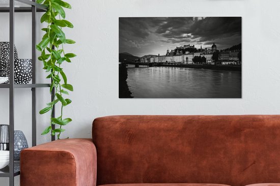 Tableau sur toile Coucher de soleil de Salzbourg - noir et blanc - 90x60 cm - Décoration murale