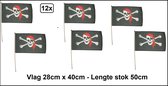 12x Vlag piraat op stok 28cm x 40cm stof - stok lengte 50cm - Piraten pirates thema feest vlaggetje festival
