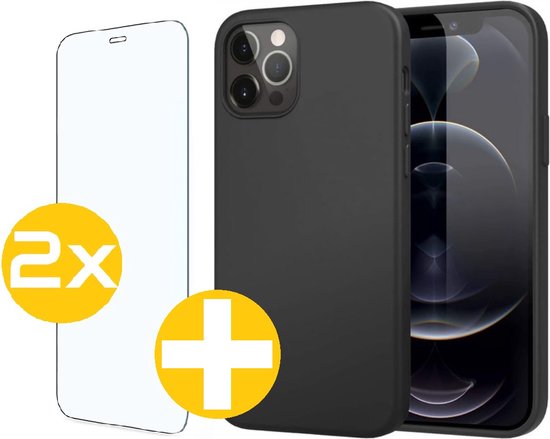 Een zwarte telefoonhoes en twee screenprotectors naast een iPhone 12 Pro Max.