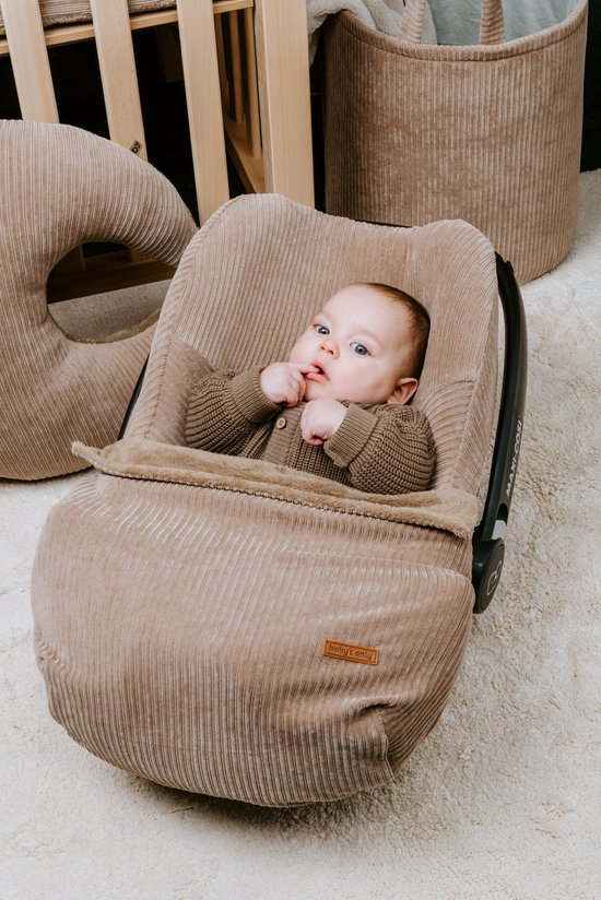 Baby's Only Baby autostoelhoes universeel Sense - Hoes voor de autostoel - Groep 0+ - Clay - Zachte rib corduroy stof - Geschikt voor 5-puntsgordel van Baby's Only — afbeelding 4