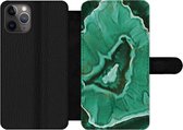 Bookcase Geschikt voor iPhone 11 Pro Max telefoonhoesje - Marmer print - Groen - Goud - Met vakjes - Wallet case met magneetsluiting