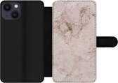 Telefoonhoesje Geschikt voor iPhone 13 telefoonhoesje - Marmer print - Steen - Licht - Met vakjes - Wallet case met magneetsluiting