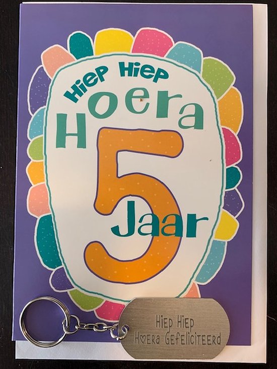 Akyol - Wenskaart 5 jaar - Verjaardagskaart 5 jaar - Gefeliciteerd - Hoera vijf jaar - Verjaardagskaart kinderen - Jarig - Cadeau - Kaartje - Met sleutelhanger en envelop