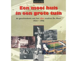 Een mooi huis in een grote tuin
