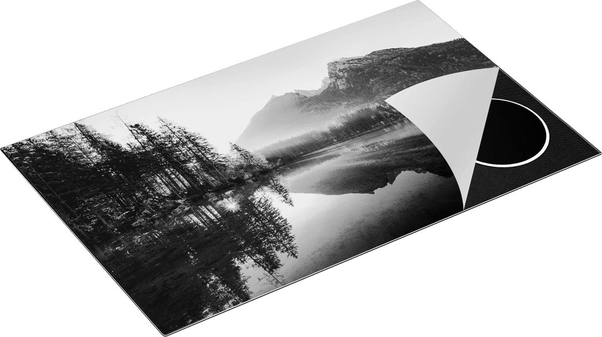 Chefcare Inductie Beschermer Zonsopgang bij het Meer in de Herfst - Zwart Wit - 85x55 cm - Afdekplaat Inductie - Kookplaat Beschermer - Inductie Mat