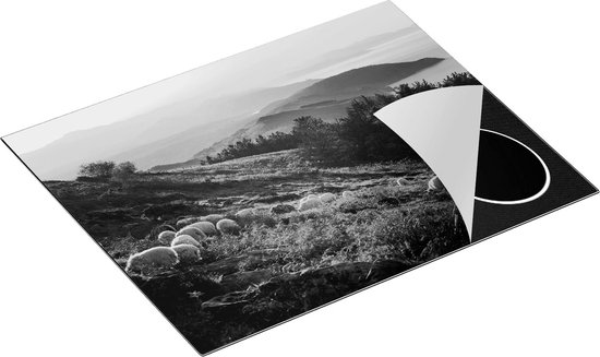 Chefcare Inductie Beschermer Schapen in de Bergen - Zwart Wit - 65x52 cm - Afdekplaat Inductie - Kookplaat Beschermer - Inductie Mat