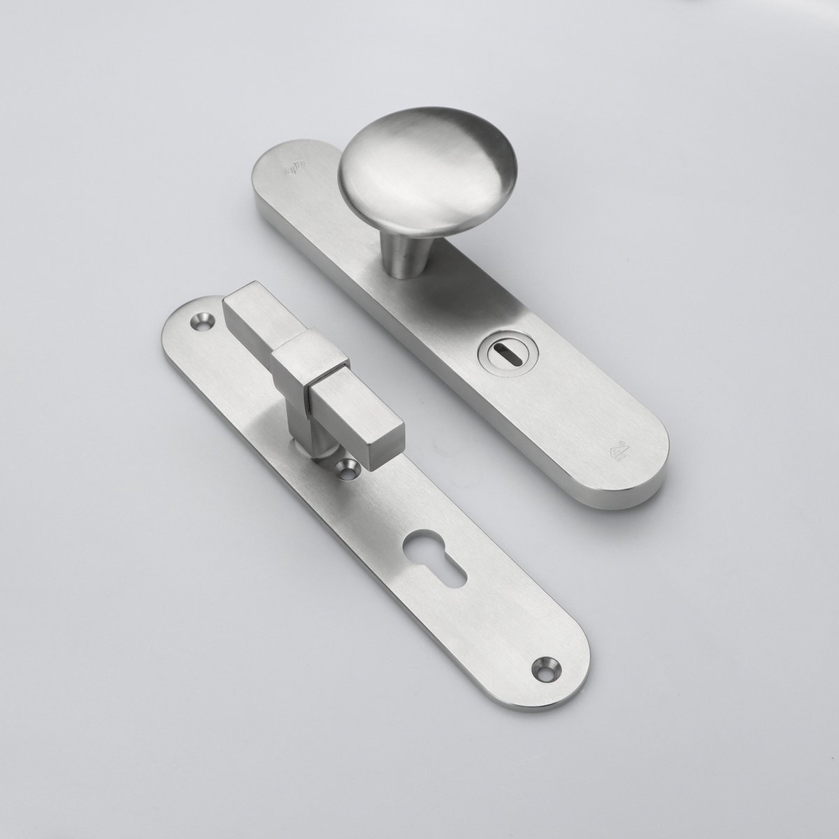 MASSIEF RVS Tzunali Deurbeslag. Model MINHO SKG*** BREED T=15/5 VKTB (kerntrek) PC72 BUITEN KNOP GUARDA; BINNEN KRUK BRUSSEL