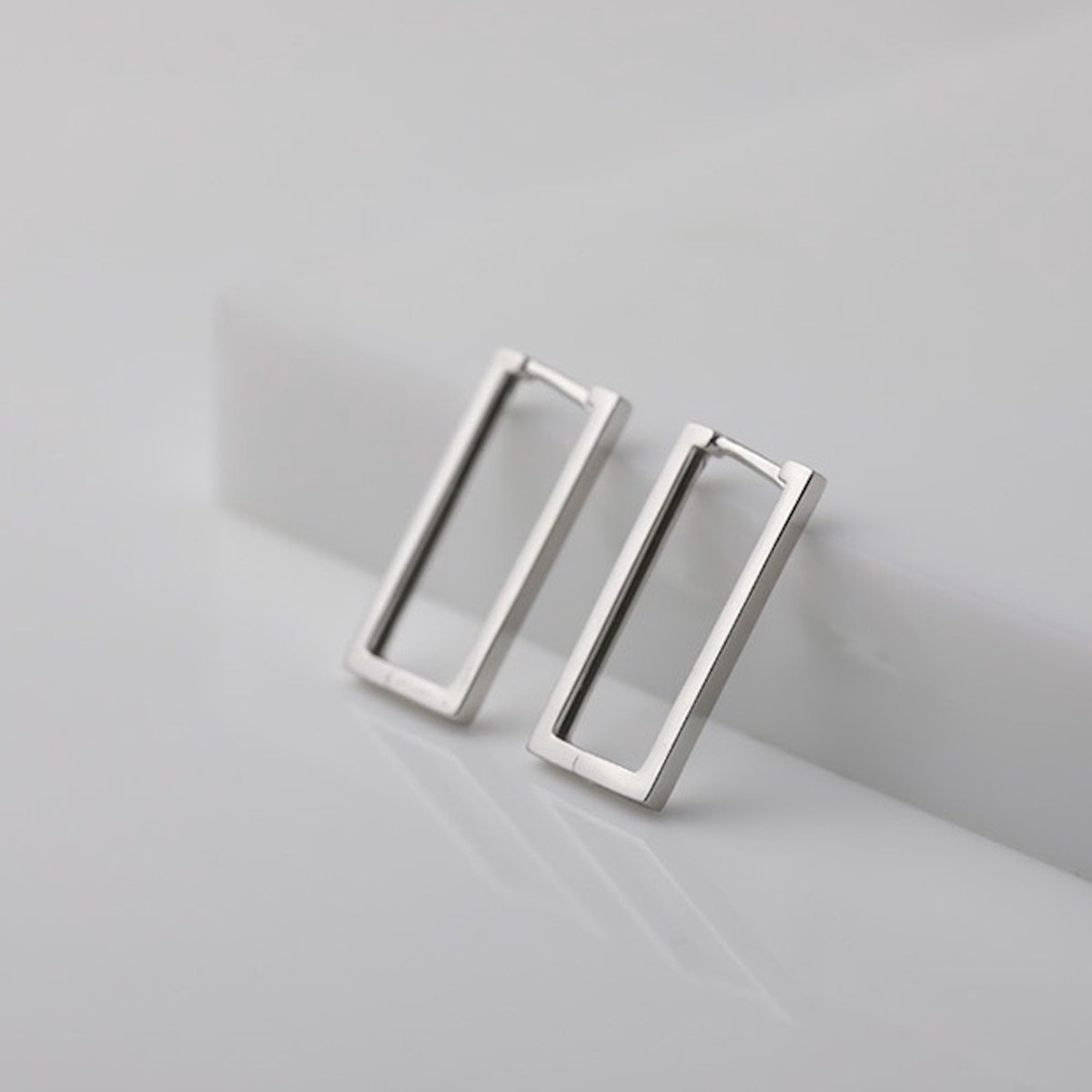 HoopSquare - Sterling zilver minimalistisch design vierkante lijn hoepel oorbellen
