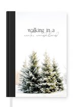 Notitieboek - Schrijfboek - Kerstboom - Sneeuw - Winter - Notitieboekje klein - A5 formaat - Schrijfblok - Kerst - Cadeau - Kerstcadeau voor mannen, vrouwen en kinderen