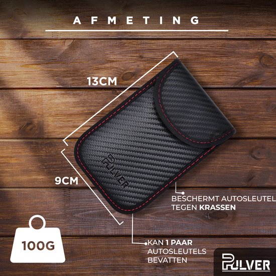 Zwart autosleuteletui met carbonlook, 13x9cm, 100g, beschermt tegen krassen.