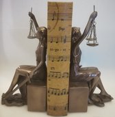 MadDeco - boekensteun - Vrouwe - Justitia - Polystone - 26 cm hoog