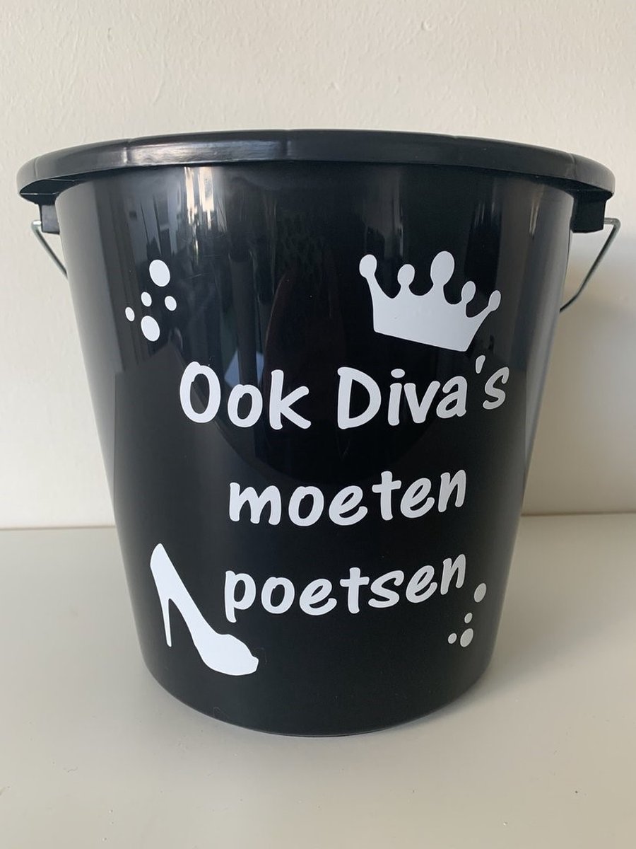 Goedkoopste Emmer Ook diva's moeten poetsen. Huishoudemmer 5 Liter zwart. Verjaardag.