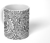 Mok - Koffiemok - Banaan - Zwart Wit - Patronen - Doodle - Mokken - 350 ML - Beker - Koffiemokken - Theemok