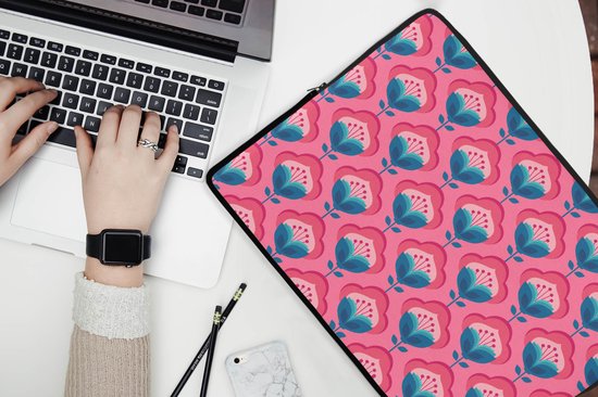 Laptophoes 17 inch – Bloemen – Patroon – Roze – Laptop sleeve
