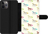 Bookcase Geschikt voor iPhone 11 Pro Max telefoonhoesje - Meiden - Paarden - Patronen - Girl - Kids - Kinderen - Met vakjes - Wallet case met magneetsluiting