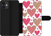 Bookcase Geschikt voor iPhone 12 Pro telefoonhoesje - Meisje - Hart - Love - Patronen - Girl - Kids - Kinderen - Kind - Met vakjes - Wallet case met magneetsluiting
