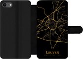 Bookcase Geschikt voor iPhone 7 telefoonhoesje - Leuven - Kaart - Goud - Met vakjes - Wallet case met magneetsluiting