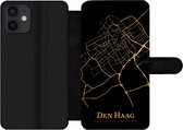 Bookcase Geschikt voor iPhone 12 telefoonhoesje - Den Haag - Stadskaart - Black and gold - Met vakjes - Wallet case met magneetsluiting