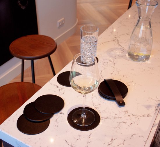 Onderzetter leer rond zwart (groot) – Atelier ByPetie Onderzetter leer rond zwart (groot) – Atelier ByPetie