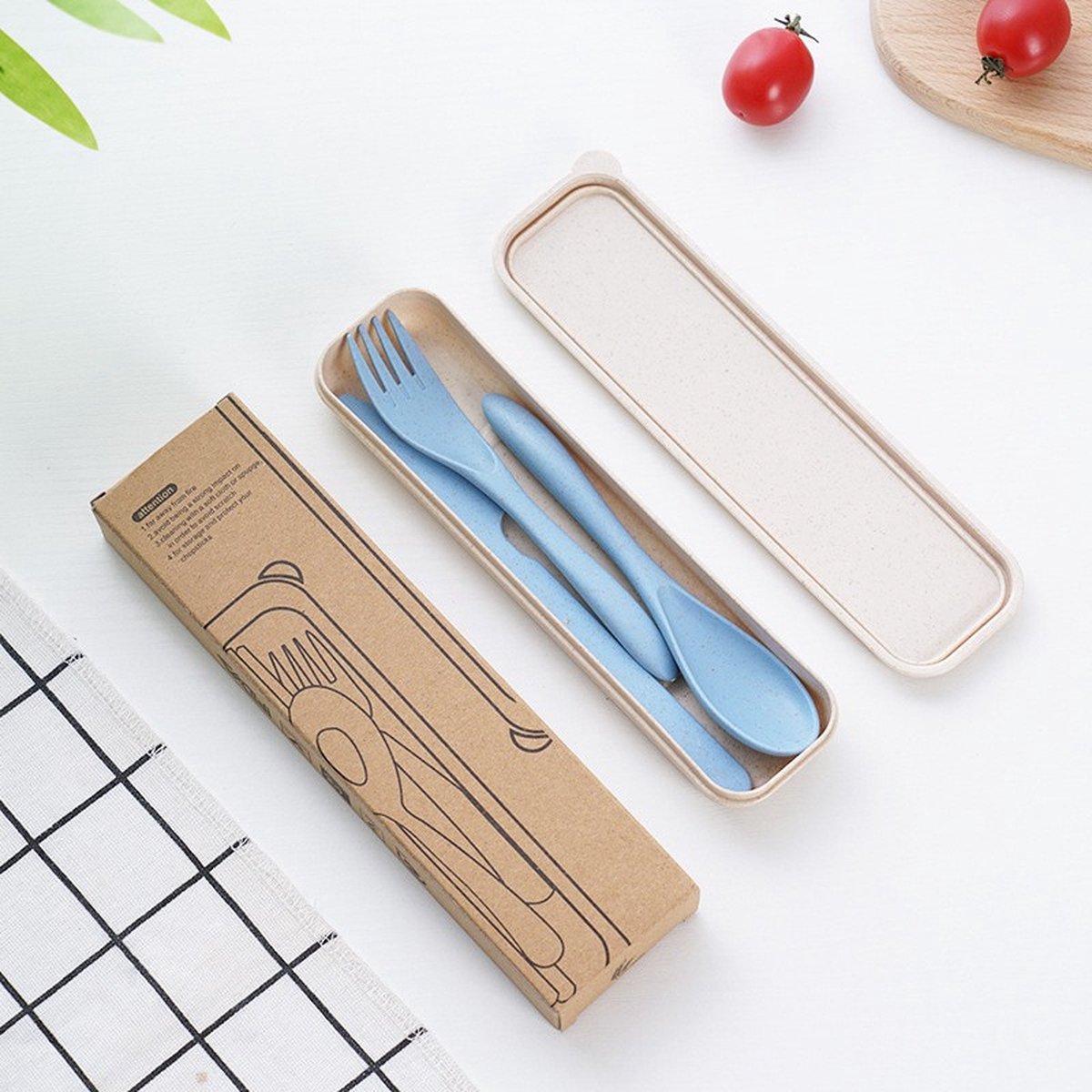 Mes lepel vork set - portable doosje - herbruikbaar - ecofriendly - wheat straw plastic - graan plastic - met beschermhoes - Blauw - Usables