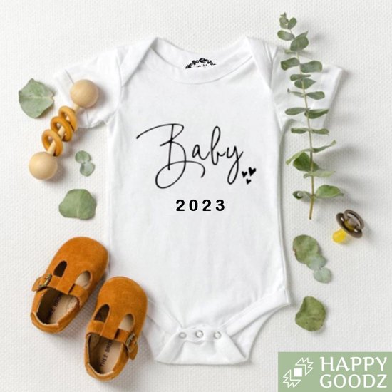 Happy Goodz Baby romper WIT 2023 - Zwangerschapsaankondiging