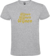 Grijs  T shirt met  print van "Wijnen Wijnen Wijnen " print Goud size XXXXL