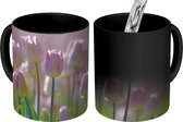 Magische Mok - Foto op Warmte Mok - Roze tulpen tijdens de lente - 350 ML - Uitdeelcadeautjes