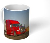 Mok - Rood gekleurde vrachtwagen - 350 ML - Beker - Uitdeelcadeautjes