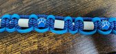 Anti-tekenband Ocean - vlooienband - voor hond - EM kralen grijs - Maat M- Nekomvang 30-40 - kleur blauw paars - met zilverkleurige kralen en blauwe metalen hondenpootjes blauw