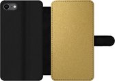 Bookcase Geschikt voor iPhone SE 2020 telefoonhoesje - Goud - Metaal - Luxe - Design - Met vakjes - Wallet case met magneetsluiting