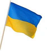 Zwaai vlag Oekraïne 30x40 cm | Incl. houten stok 60 cm | Blauw Geel Oekraine | 30 cm x 40 cm | Poetin
