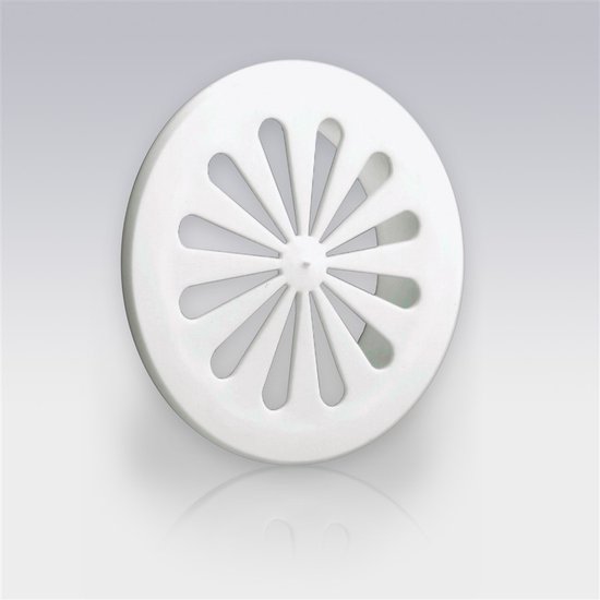 Witte ventilatieroos met openingen in een stervormig patroon.