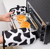 Ovenwanten Koeien Print - Dierenprint - Koeienhuid - Pannenlap - Oven - Warmtebestendig - Hittebestendig - Keuken - Koken - Pannenlappen en Ovenwanten - Pannenlappen Set - 2 Stuks - Ovenhandschoenen - Cow - Pot Pad - Oven Glove