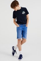 WE Fashion Jongens slim fit denimshort van jog denim