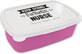Broodtrommel Roze - Lunchbox - Brooddoos - Verpleegkundige - Quotes - School - Opleiding - 18x12x6 cm - Kinderen - Meisje