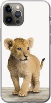 Geschikt voor iPhone 12 Pro hoesje - Leeuw - Welp - Kinderen - Jongens - Dieren - Meisjes - Siliconen Telefoonhoesje