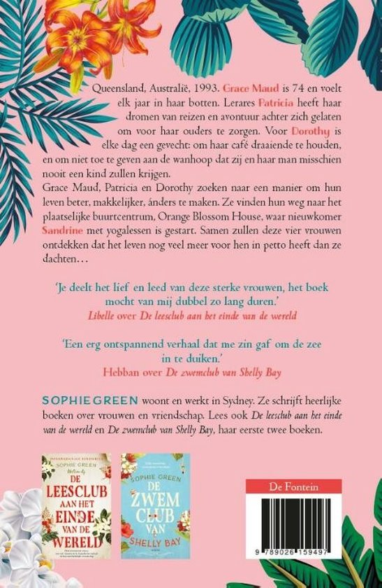 Boekkaft met tropische bloemen en bladeren. Titel: De yogaclub van Orange Blossom House. Auteur: Sophie Green.