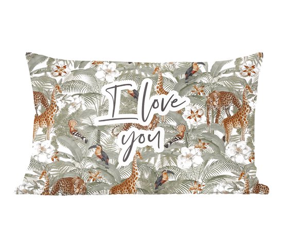 Housse de coussin "I love you", imprimé de girafes, léopards, toucans et fleurs dans des feuilles tropicales.